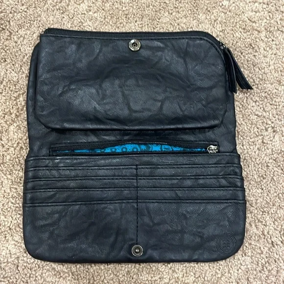 ELEMENT - Picture 3 of 5